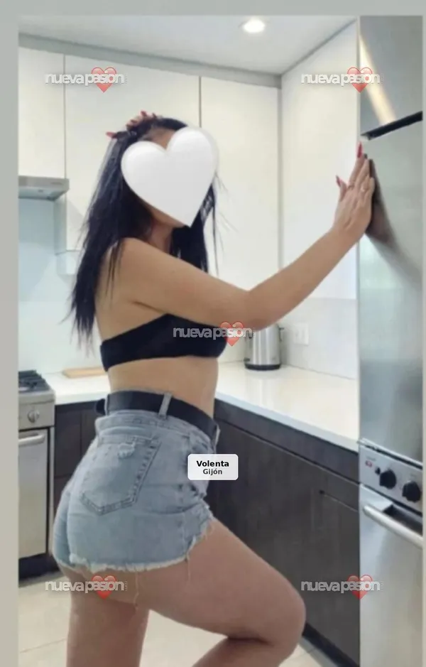 Delia, preciosa escort búlgara