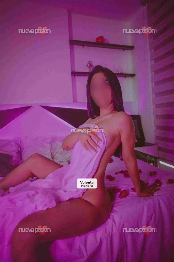 Emily, noia nova apassionada i molt sensual