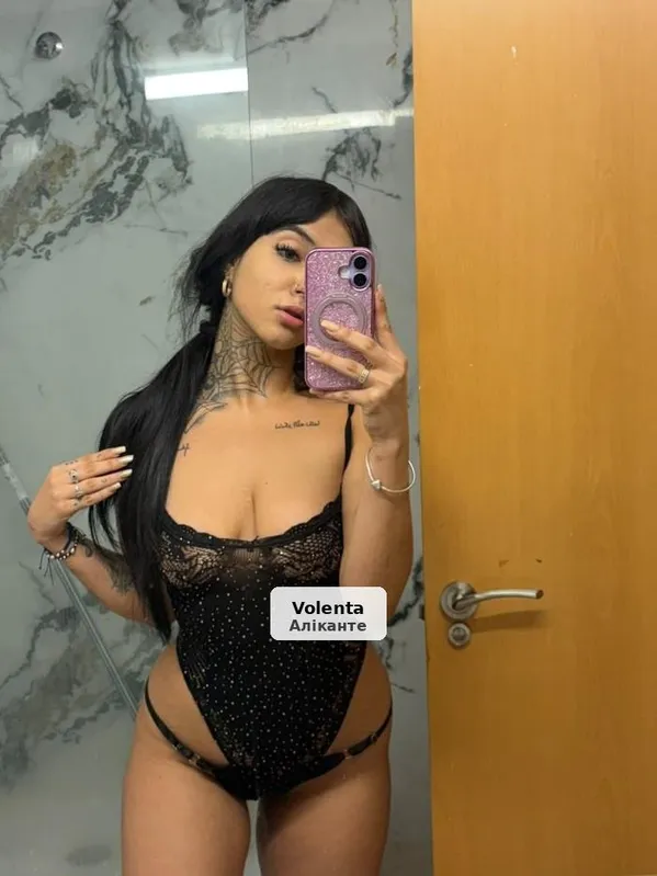 Isis, chica muy activa y caliente