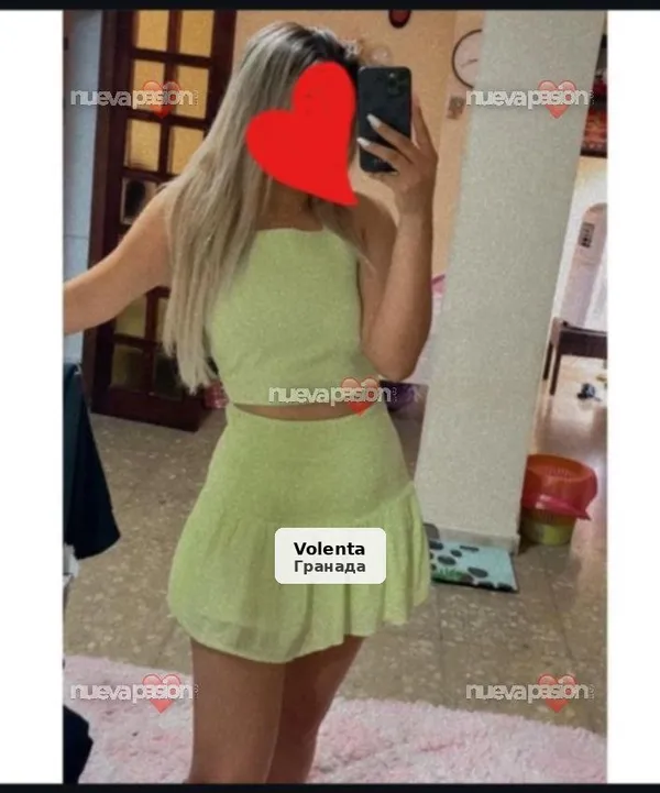 Spectacular blonde with a big appetite for fun