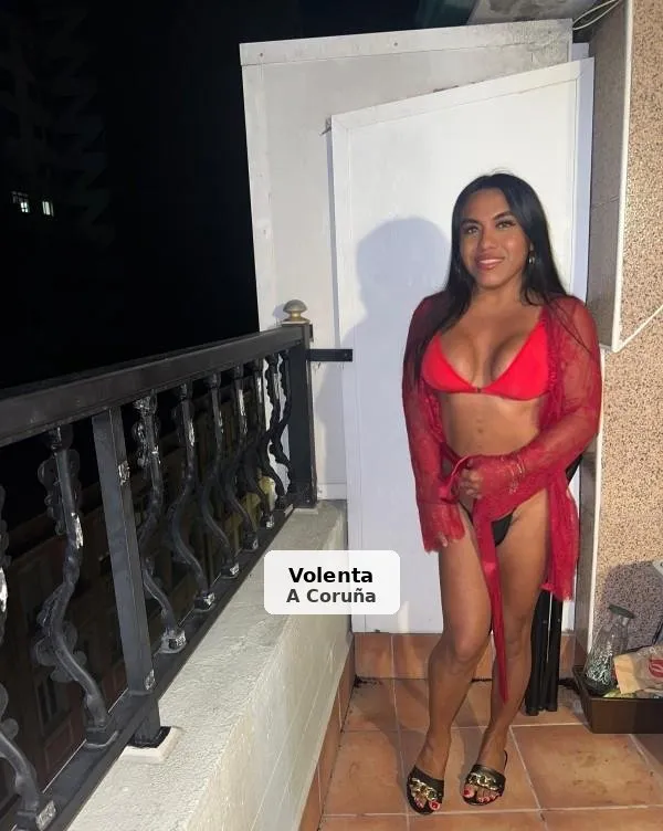 Trans muy fiestera y cachonda