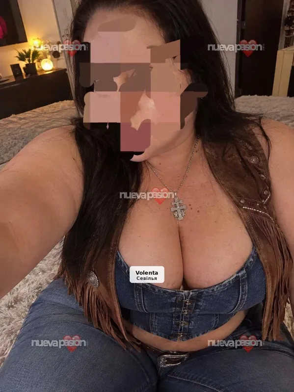 Esmeralda, Madurita Sevillana Complaciente