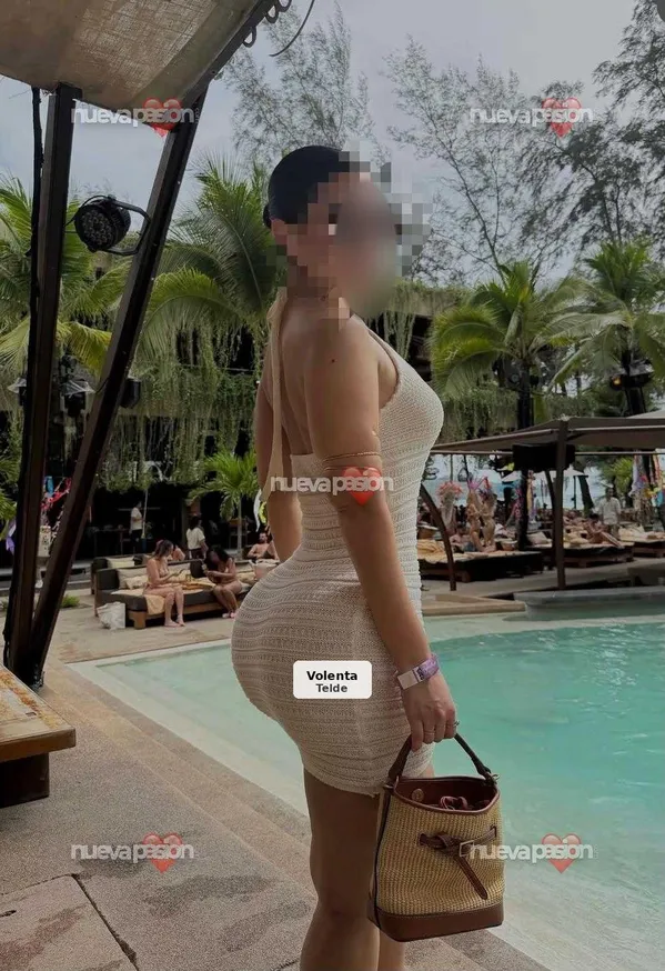 Genesis, elegant and classy Canary Island woman
