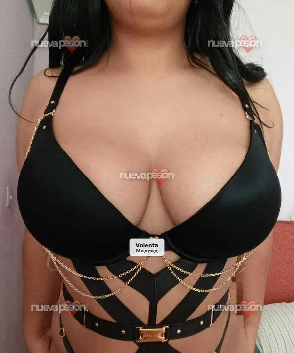 Naty, party girl at home 24h