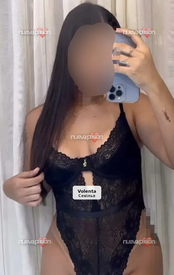 Sara, very affectionate and involved Latina girl