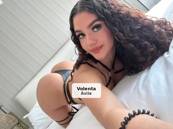 Luxury Latina, curves and a lot of passion
