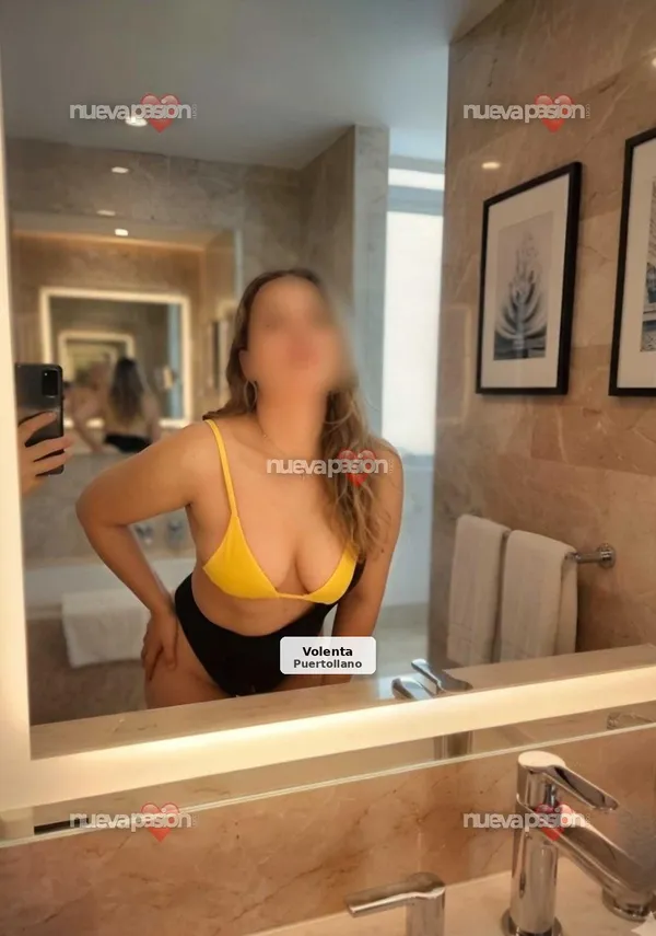 Bianca, elegant and discreet