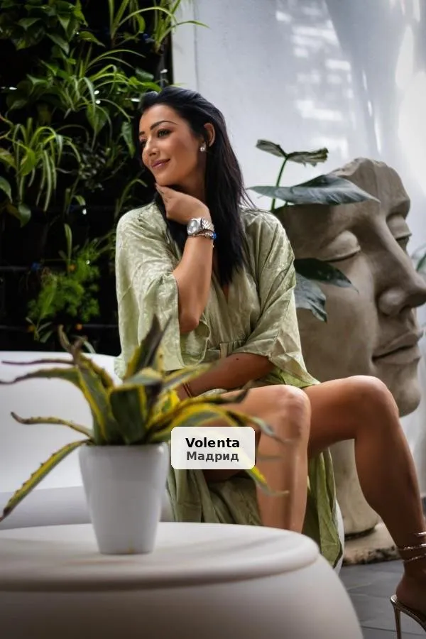 Adriana, elegant i discreta