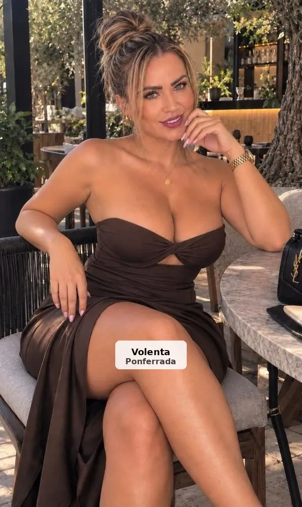 Adriana, exhibitionist and very intense Colombian