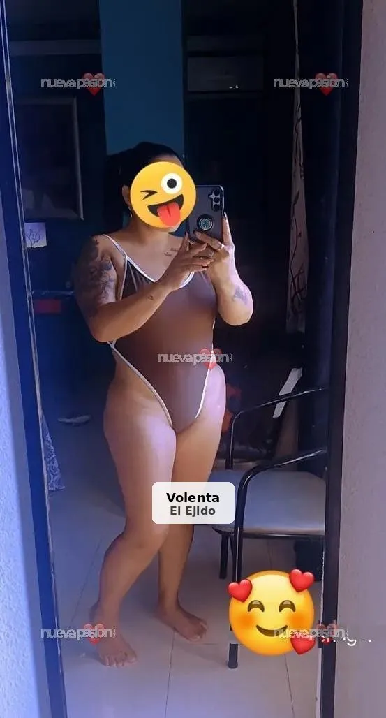 Mia, fiery and very accommodating Latina