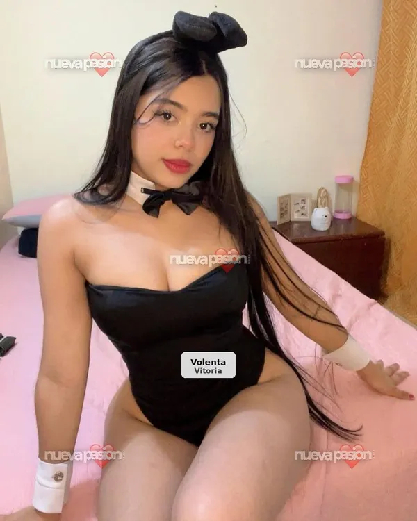 Zoe, fiestera y ardiente para tus momentos