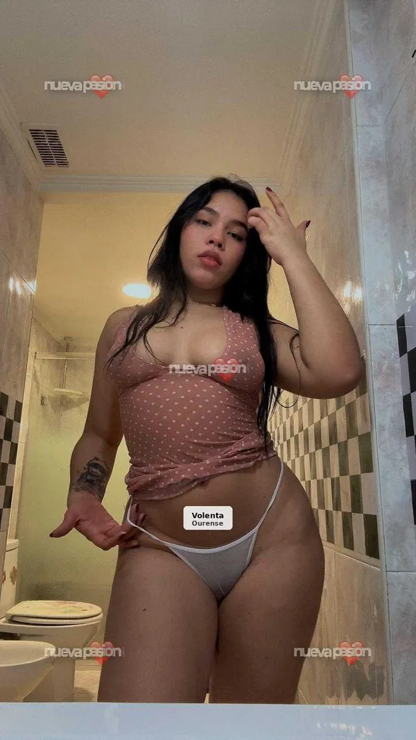Jovencita muy traviesa y caliente