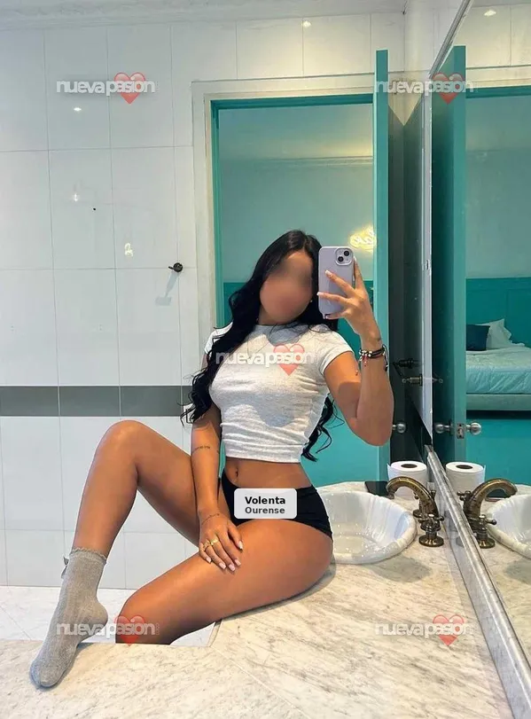 Sofía, latina joven, dulce y muy fiestera