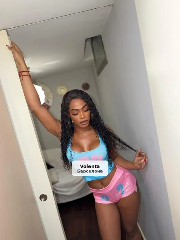 Luisa, feminine and very hot trans brunette