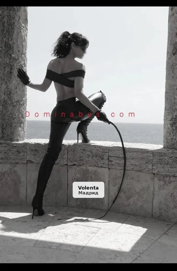 Bess: Sessions de dominació i BDSM a Madrid
