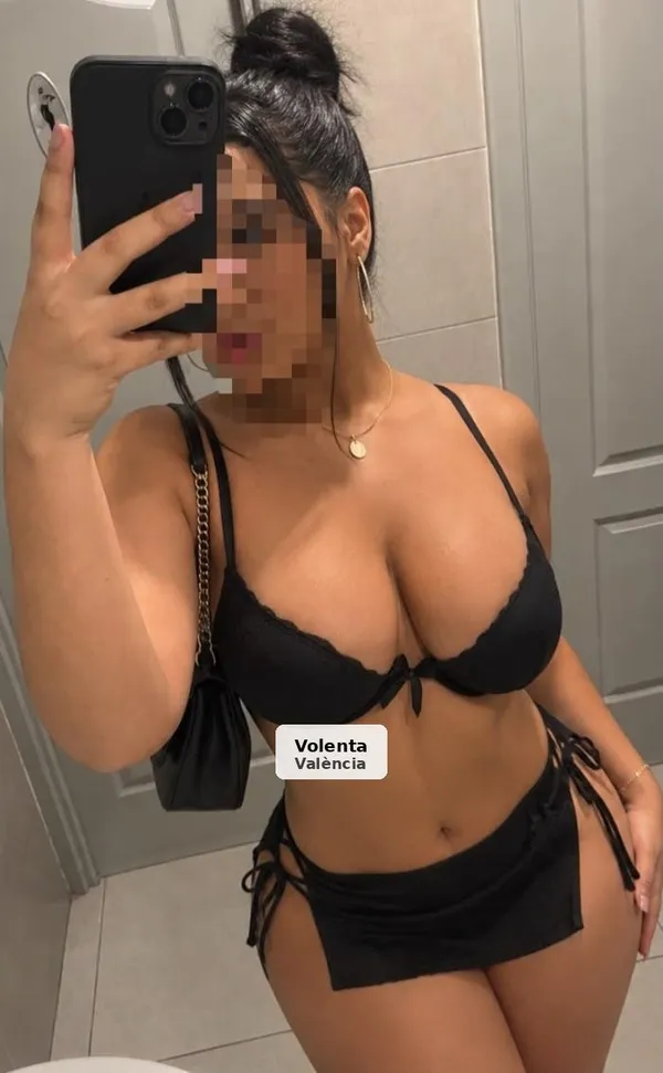 Sara, 23 años, fiestera y muy complaciente