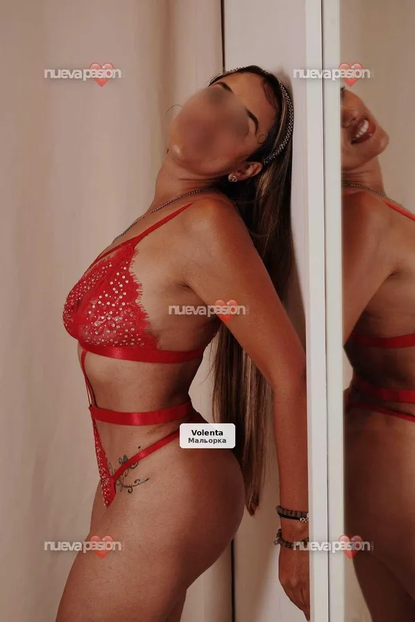 Sweet, beautiful, sensual and very festive