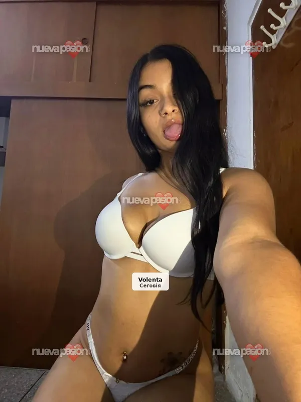 Jazmin, dulce, intensa y muy juguetona