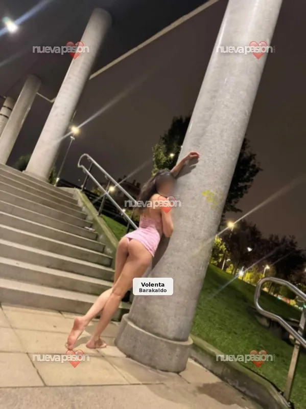 Lia, elegant and discreet woman in Barakaldo