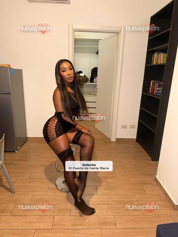 Fatima, una morena dulce y muy tentadora