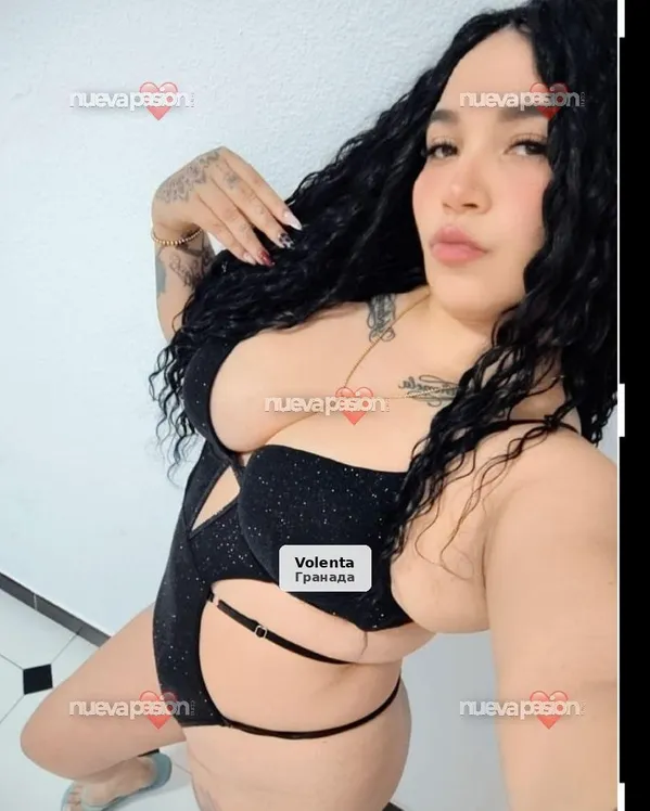 Camila, afectuosa i molt festiva