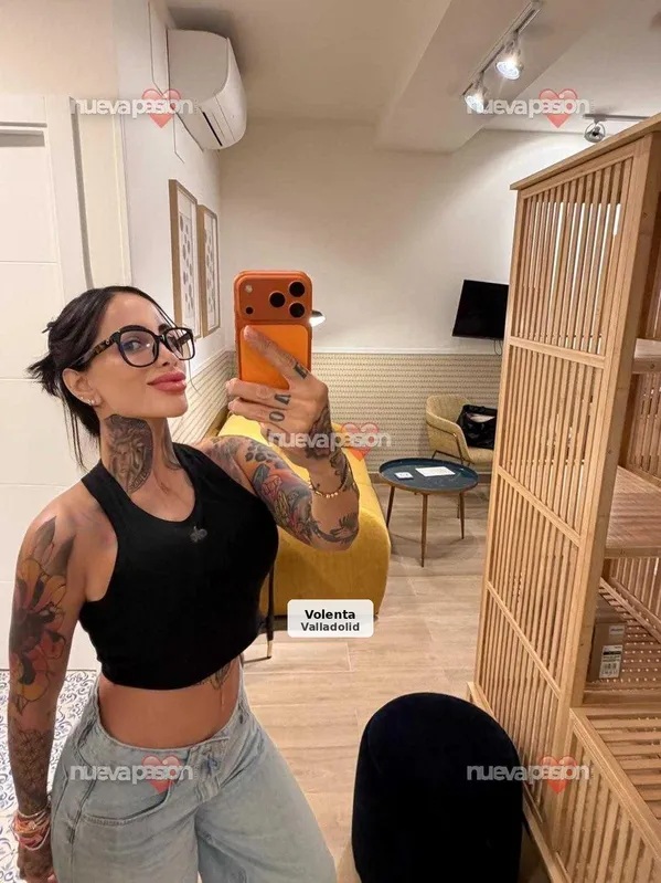 Escort de lujo, tatuada, exótica y fiestera