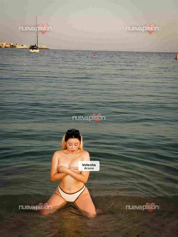 Paola, attractive latina back in Las Palmas