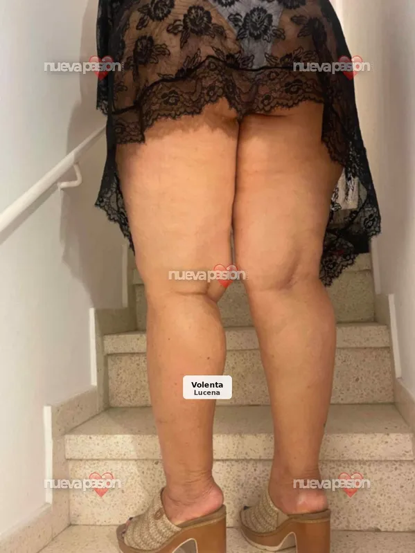 Paola, madurez, elegancia y mucha sensualidad