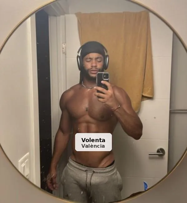 Well-endowed active man, available today - 1/3