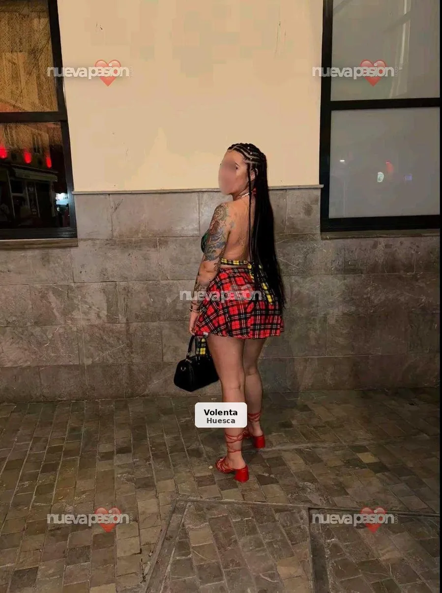 Andrea: elegant and very party girl - 1/4