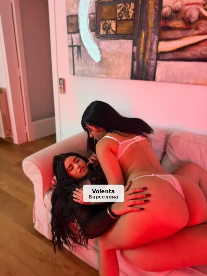 Andrea y Cameron, dúo de primas muy atractivas - 1/8