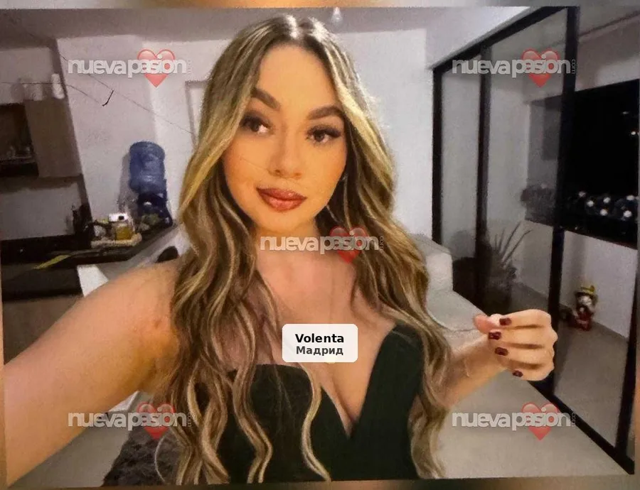 Esmeralda, colombiana 25 años, curvas de infarto - 1/4