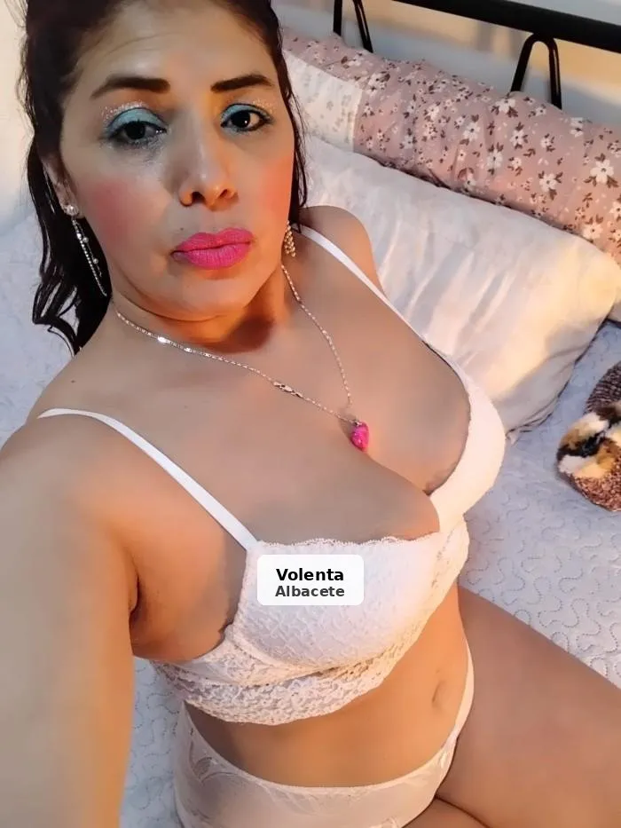 Adriana, madurita guapa y muy fiestera - 1/8