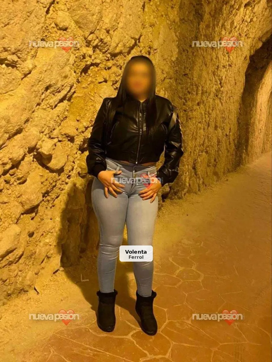 Kamila, an explosive 30-year-old newcomer - 1/7