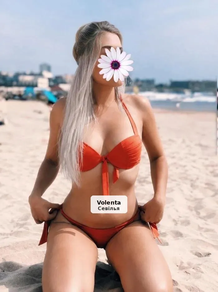 Monika, l'art de seduir amb un massatge únic - 1/7