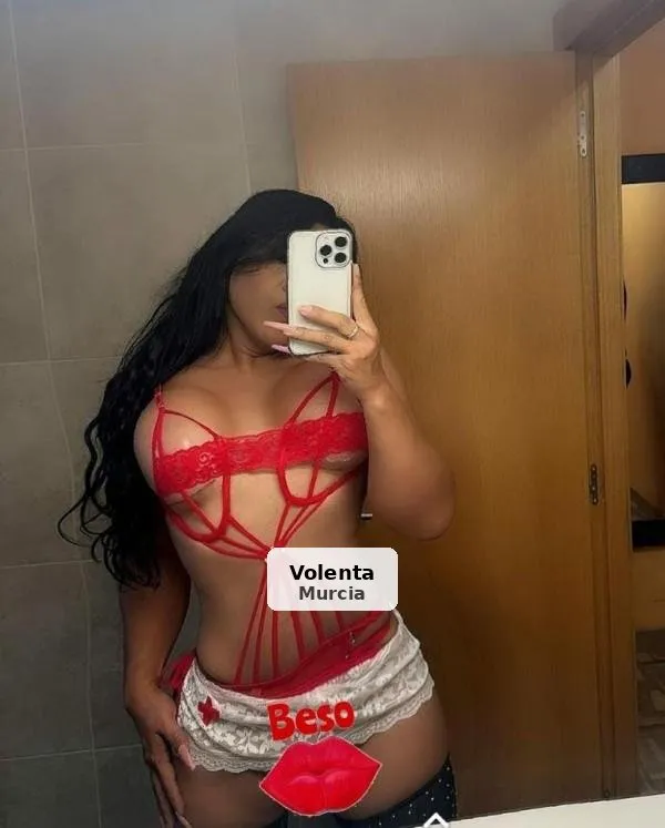 Brittany, trans activa, dominant i versàtil - 1/8