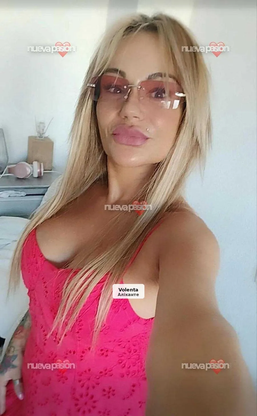 Vanessa, brasilera fogosa i molt festiva - 1/5