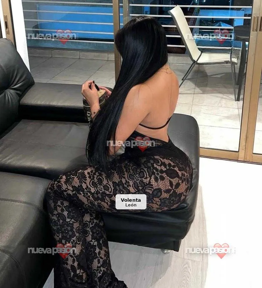 Carolina, colombiana apassionada i molt morbosament - 1/8