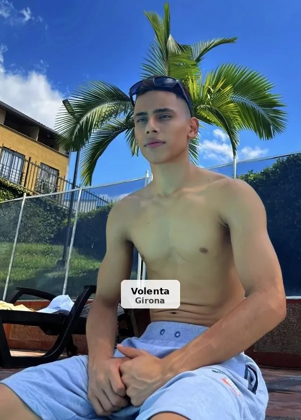 Andrés, hombre elegante y fiestero - 1/10
