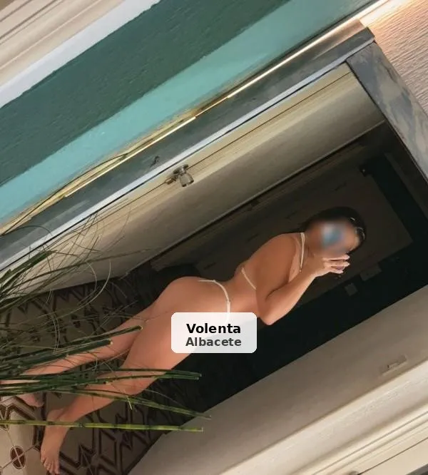 Aileen, traviesa latina con un toque especial - 1/9