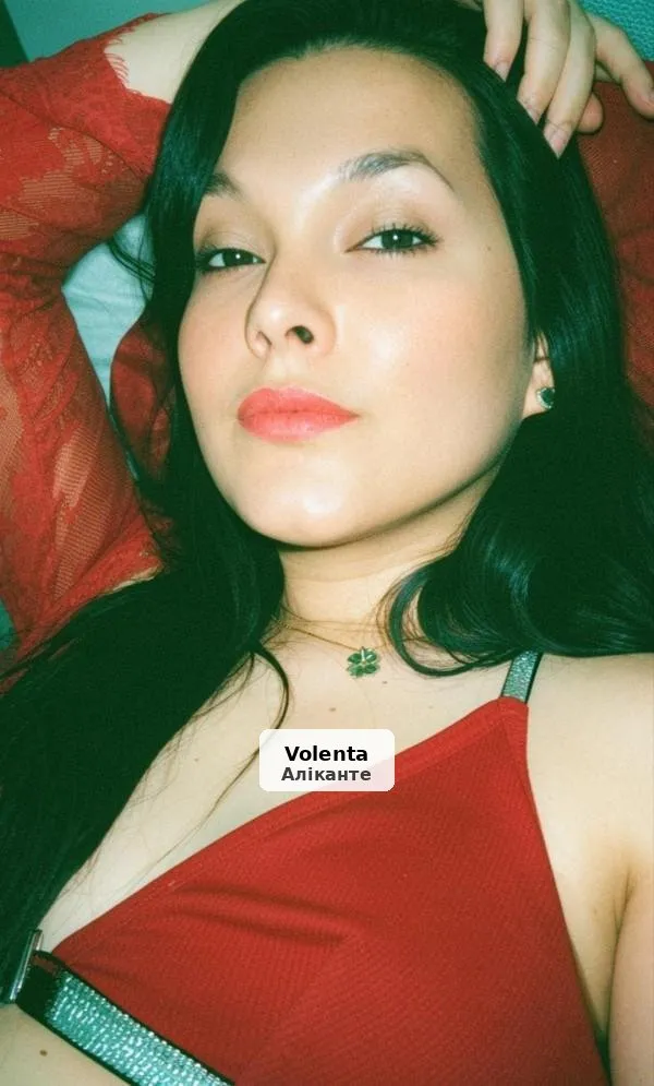 Valeria, feminine and natural trans girl - 1/9