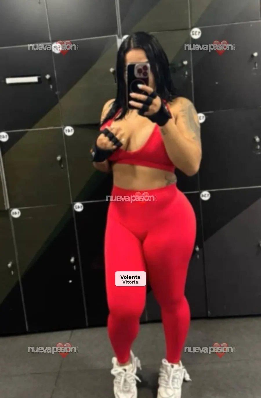 Debora, massatgista llatina de luxe - 1/7