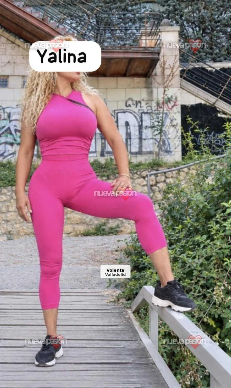 Yalina, rubia espectacular y exótica - 1/7