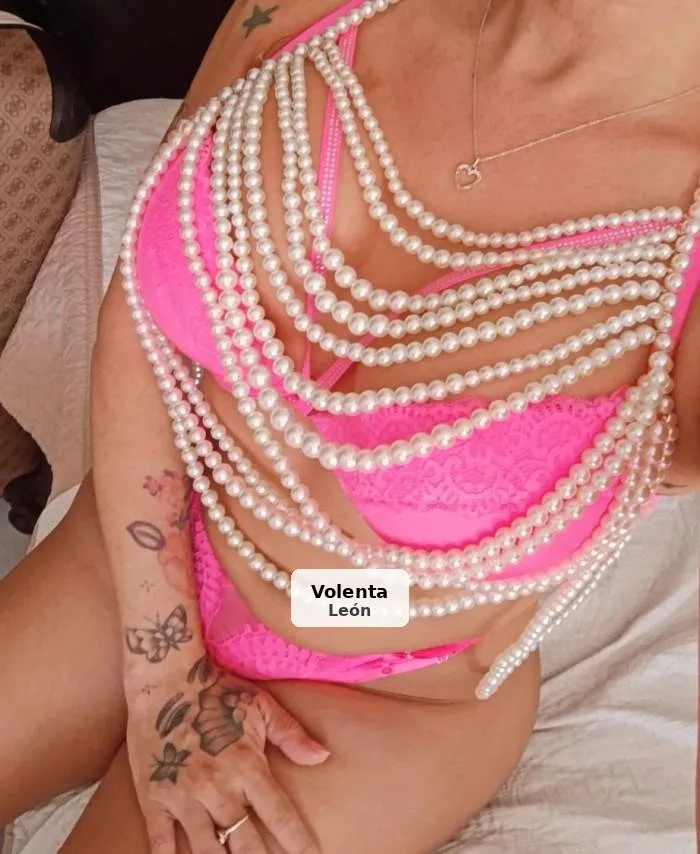 Transexual brasileña, muy cachonda y activa - 1/6