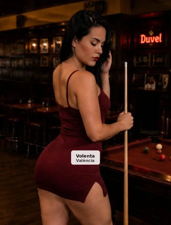 Valeria, versatile and very feminine trans - 1/4