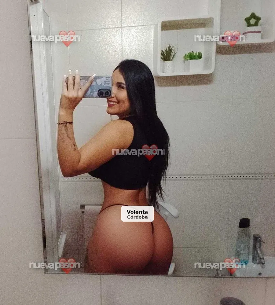 Karol, jove llatina festiva acabada d'arribar 24h - 1/8