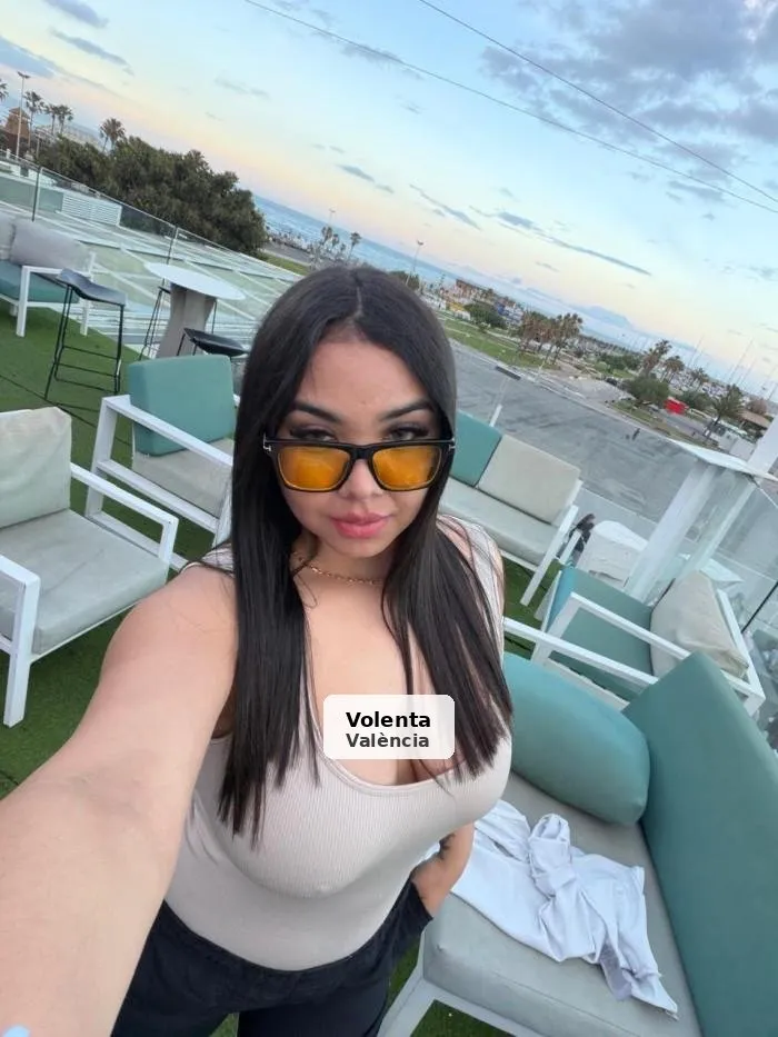 Luciana, I'm looking for a very hot man - 1/3