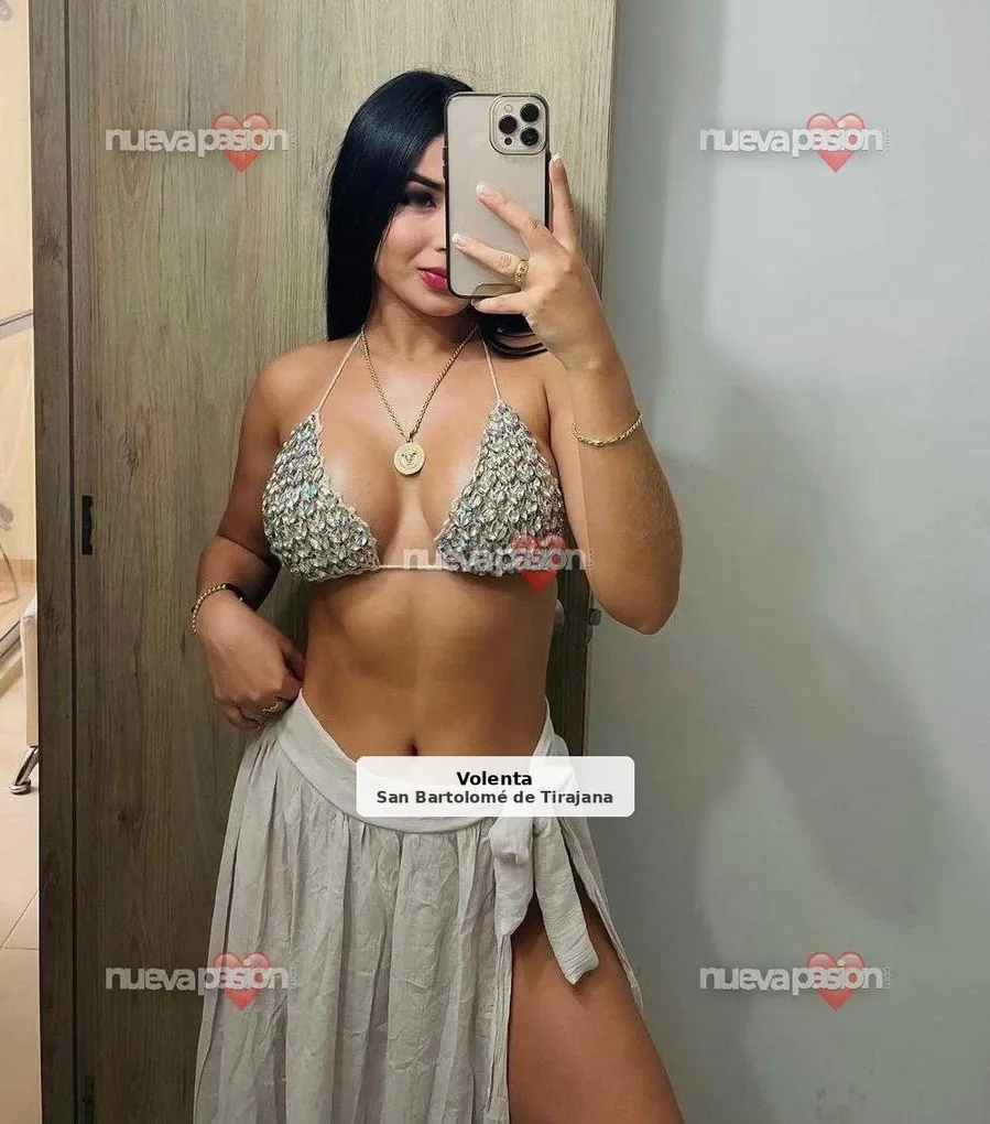 Thalia ardiente y sensual en Playa del Inglés - 1/9