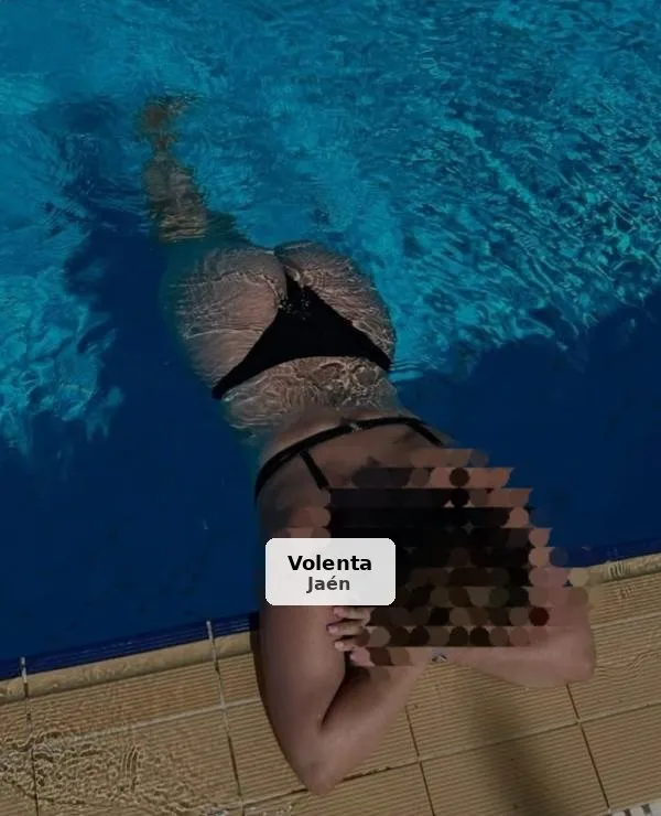 Laura, madurita maca i de bon cos - 1/3