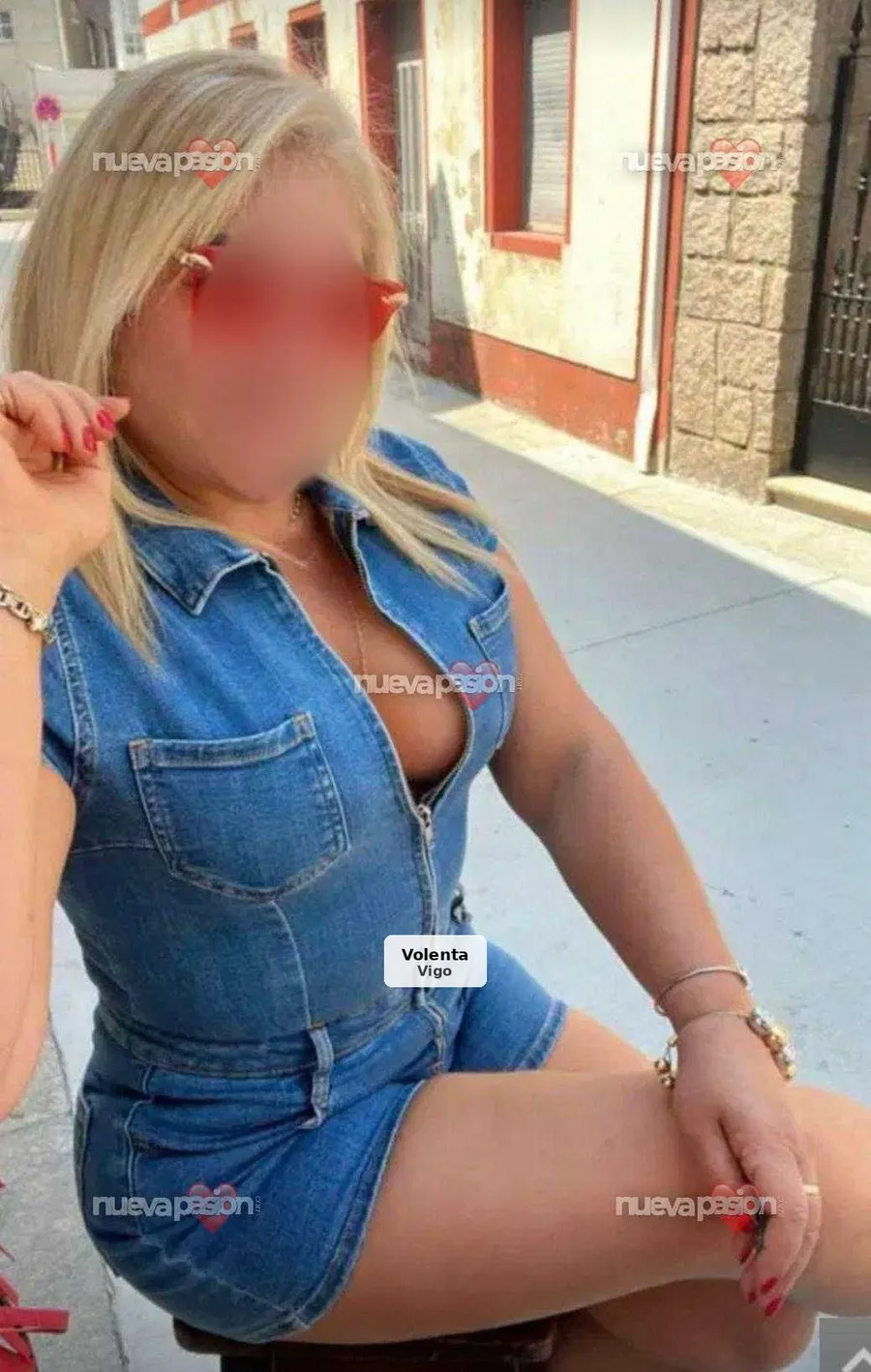 Karina, mature lady of luxury, new - 1/4